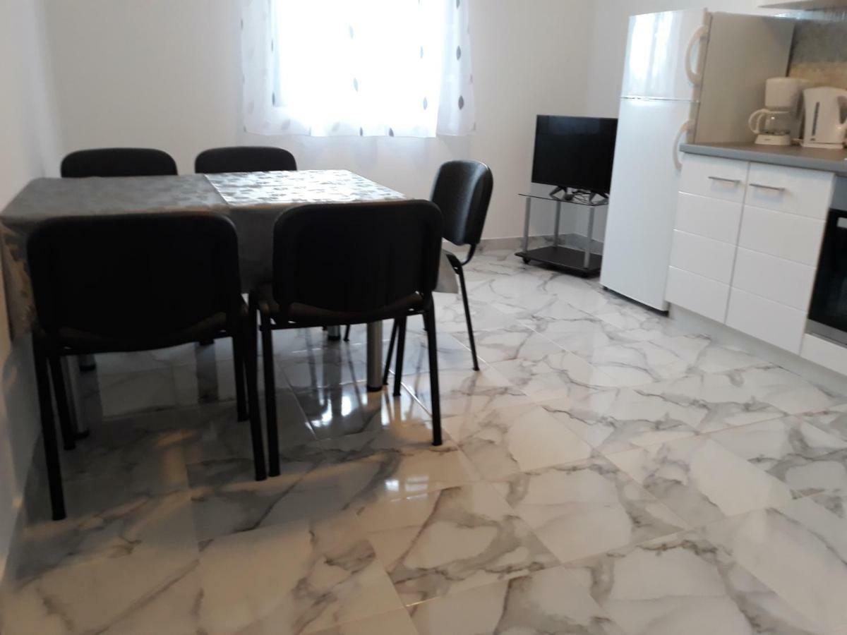 Apartments Jelicic Biograd Na Moru Extérieur photo