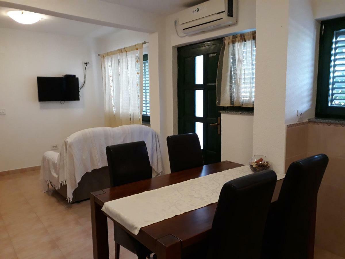 Apartments Jelicic Biograd Na Moru Extérieur photo