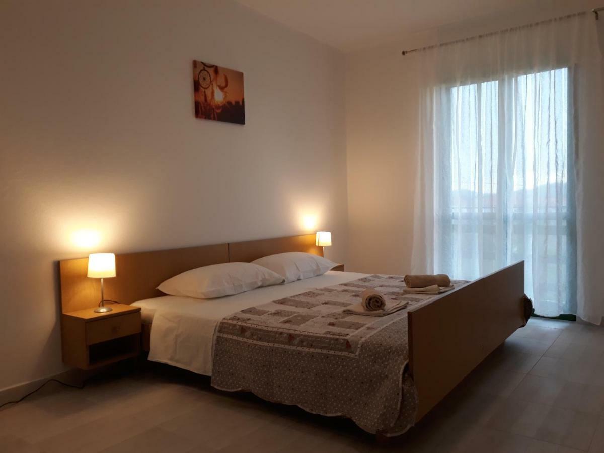 Apartments Jelicic Biograd Na Moru Extérieur photo